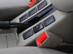2013款 2.5T 手动 四驱标准型  5座