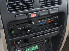 2013款 2.5T 手动 四驱标准型  5座