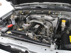 2013款 2.5T 手动 四驱标准型  5座