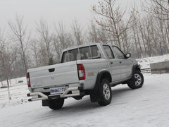 2013款 2.5T 手动 四驱标准型  5座