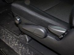 2013款 4.0L 自动 5座
