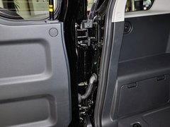 2013款 4.0L 自动 5座