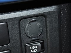 2013款 4.0L 自动 5座