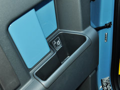 2013款 4.0L 自动 5座