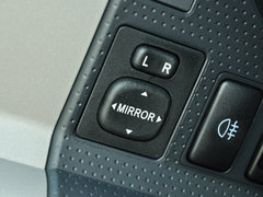 2013款 4.0L 自动 5座
