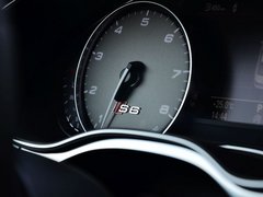 2013 4.0T DCT 