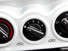 2013款 1.0L 手动 时尚版