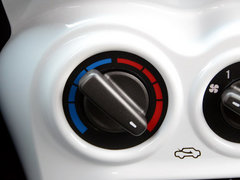 2013款 1.0L 手动 时尚版