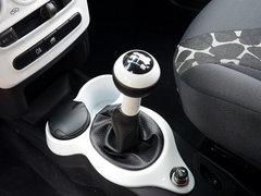 2013款 1.0L 手动 时尚版
