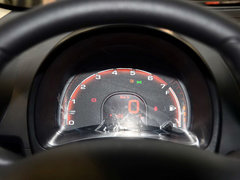 2013款 1.0L 手动 时尚版