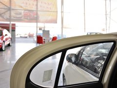 2013款 1.0L 手动 快乐版