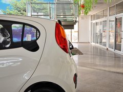 2013款 1.0L 手动 快乐版