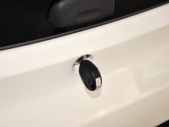 2013款 1.0L 手动 快乐版