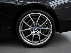 2013款 535i 3.0T 豪华运动型