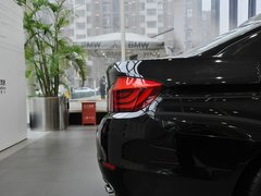 2013款 535i 3.0T 豪华运动型