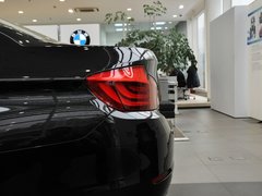 2013款 535i 3.0T 豪华运动型