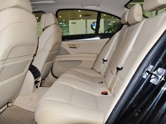 2013款 535i 3.0T 豪华运动型