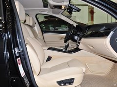2013款 535i 3.0T 豪华运动型