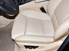 2013款 535i 3.0T 豪华运动型