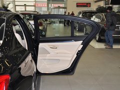 2013款 535i 3.0T 豪华运动型