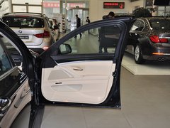 2013款 535i 3.0T 豪华运动型