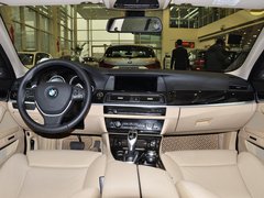 2013款 535i 3.0T 豪华运动型