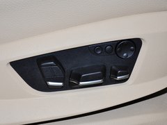 2013款 535i 3.0T 豪华运动型