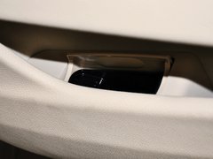 2013款 535i 3.0T 豪华运动型