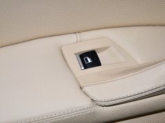2013款 535i 3.0T 豪华运动型
