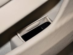 2013款 535i 3.0T 豪华运动型