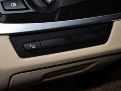2013款 535i 3.0T 豪华运动型