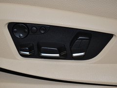 2013款 535i 3.0T 豪华运动型