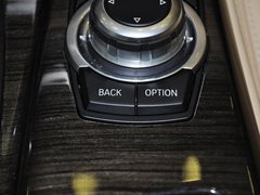 2013款 535i 3.0T 豪华运动型