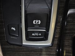 2013款 535i 3.0T 豪华运动型