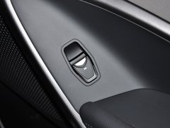 2013款 3.0L 自动 旗舰版四驱 7座 欧IV