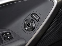 2013款 3.0L 自动 旗舰版四驱 7座 欧IV