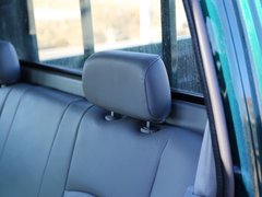 2010款 2.2L 手动 汽油豪华型短货箱