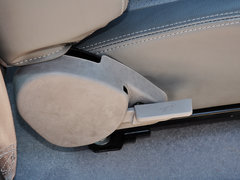 2010款 2.2T 手动 莱动柴油标准型短货箱
