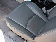 2010款 2.2T 手动 莱动柴油标准型短货箱