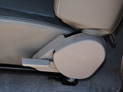 2010款 2.2T 手动 莱动柴油标准型短货箱