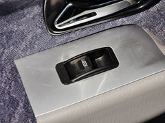 2010款 2.2T 手动 莱动柴油标准型短货箱