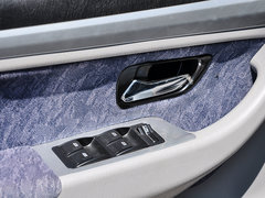 2010款 2.2T 手动 莱动柴油标准型短货箱
