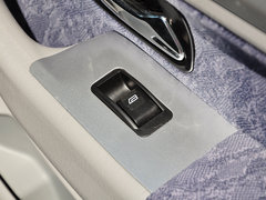 2010款 2.2T 手动 莱动柴油标准型短货箱