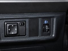 2013款 2.0L 手动 尊贵版