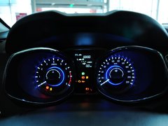 2013款 2.0L 手动 尊贵版