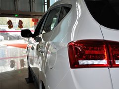 2013款 2.0L 手动 尊贵版