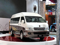 2012款 W 2.4L 手动 汽油旗舰型 12座