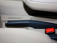 2013款 1.6L 自动 舒适型