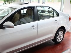 2013款 1.6L 自动 舒适型