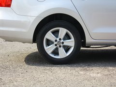 2013款 1.6L 手动 豪华型